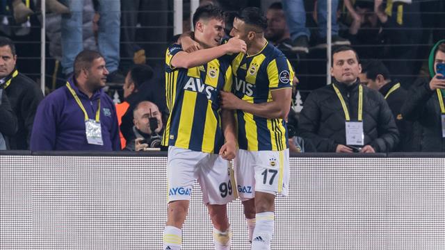 10-man Fenerbahce hit back to preserve unbeaten home run against Galatasaray