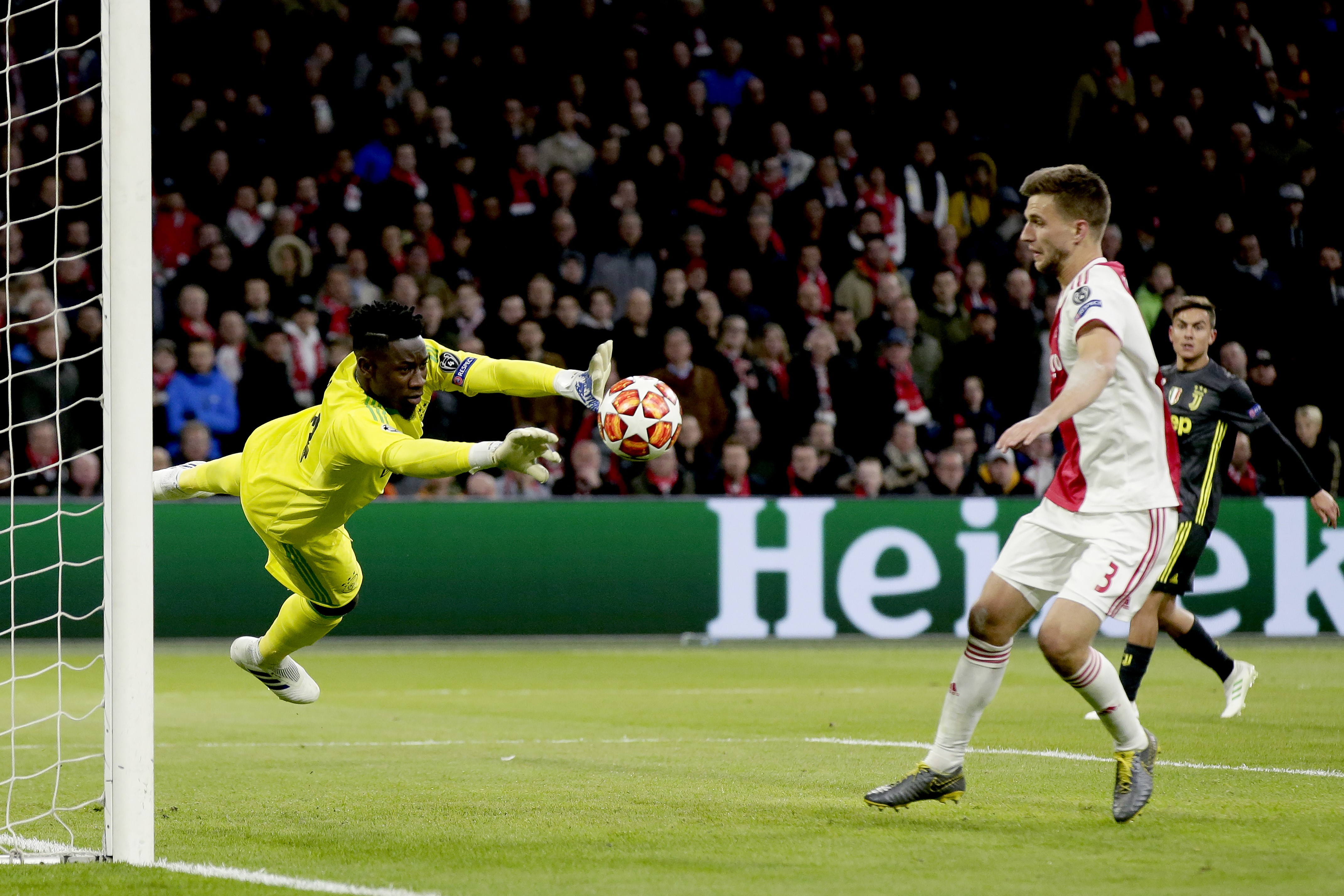 Frenkie de Jong touché aux ischios — Ajax Amsterdam Frenkie de Jong touché aux ischios — Ajax Amsterdam