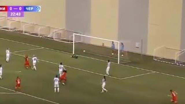 Футболистка из Камеруна по имени Татьяна забила через себя в женском чемпионате России