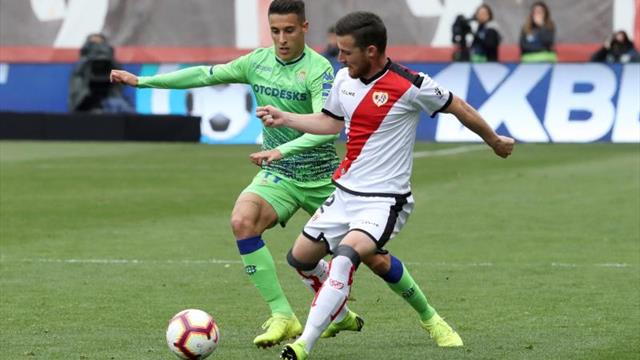 Tito sustituirá a Advíncula en el lateral derecho frente al Huesca