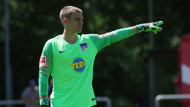 Hertha verlängert mit Torhüter Kraft