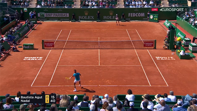 Avec un angle aussi fermé, Bautista Agut n'a pas pu aller chercher ce coup droit de Nadal Avec un angle aussi fermé, Bautista Agut n'a pas pu aller chercher ce coup droit de Nadal