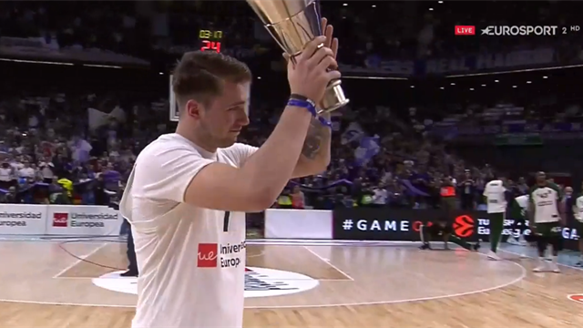 Luka Doncic torna a Madrid: standing ovation per salutare l'ex Mvp Luka Doncic torna a Madrid: standing ovation per salutare l'ex Mvp