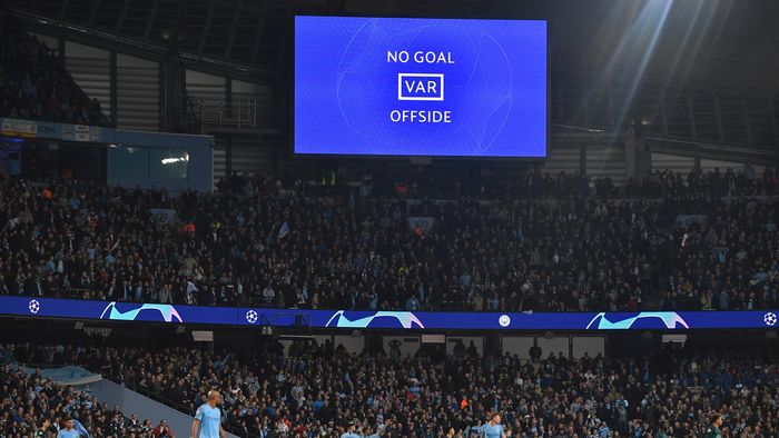 La VAR annule le but de Sterling lors de City-Tottenham