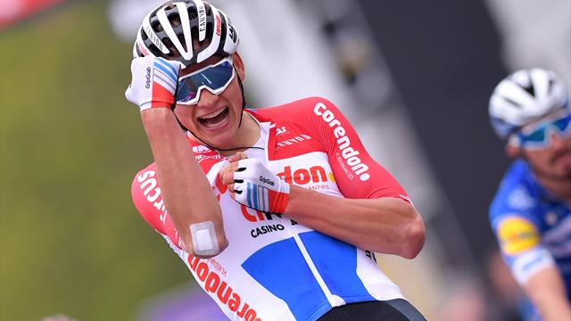 Van der Poel fenomeno! Rimonta memorabile all'Amstel Gold Race: Alaphilippe beffato
