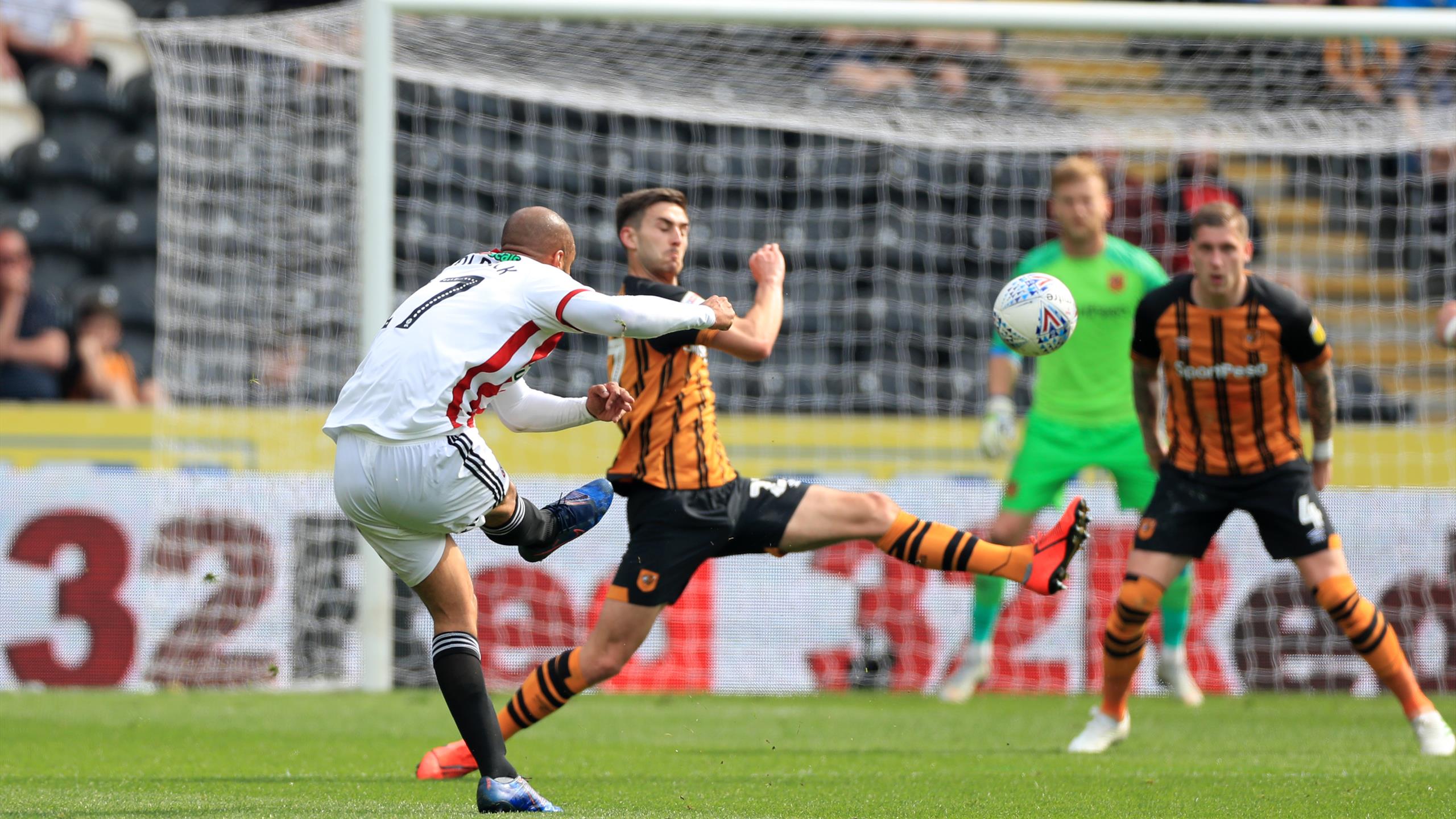 Blades boost toptwo hopes after comfortable win at Hull Eurosport