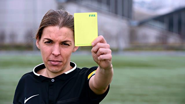 Stéphanie Frappart, la pionnière
