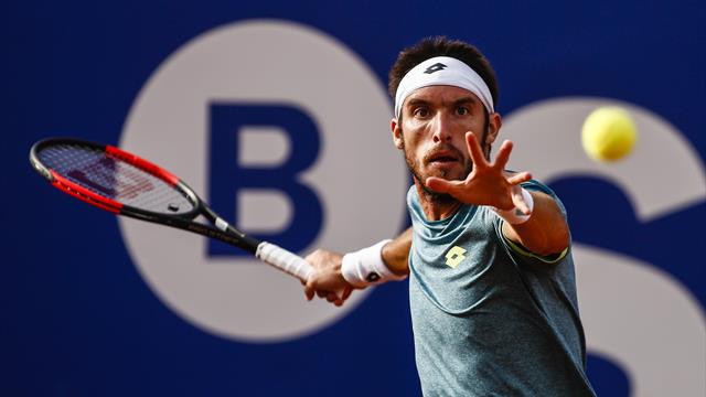 Une claque en coup droit de Mayer et Nadal est déjà dos au mur Une claque en coup droit de Mayer et Nadal est déjà dos au mur