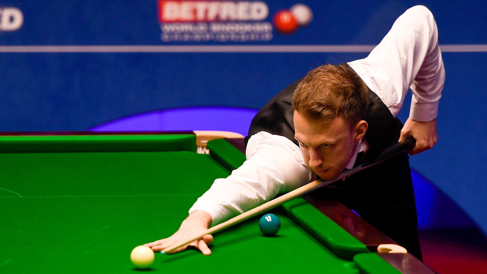 Sport3 tv снукер. Джадд Трамп бильярд. Джадд Трамп - Марк Аллен. Снукер Трамп Динг. Чемпионат мира по снукеру фото.