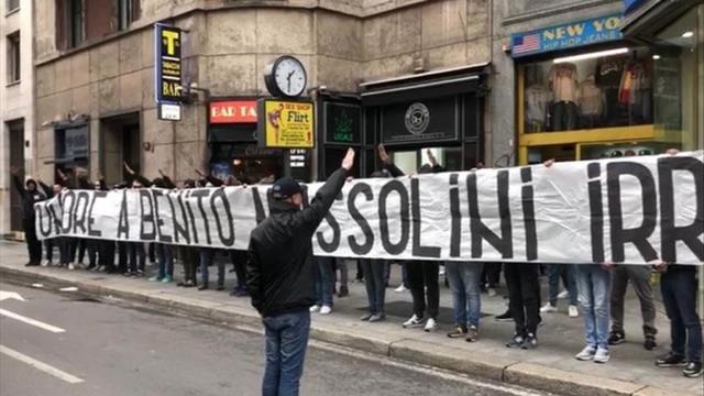Фанаты «Лацио» пронесли баннер в честь Муссолини и во время матча оскорбляли игроков «Милана»