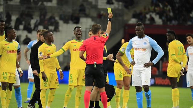 Derrien : "Le geste de Balotelli aurait dû lui valoir un carton rouge" Derrien : "Le geste de Balotelli aurait dû lui valoir un carton rouge"