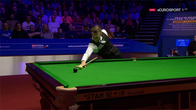 Judd Trump dà spettacolo in finale: va dietro la schiena, come al bar Judd Trump dà spettacolo in finale: va dietro la schiena, come al bar