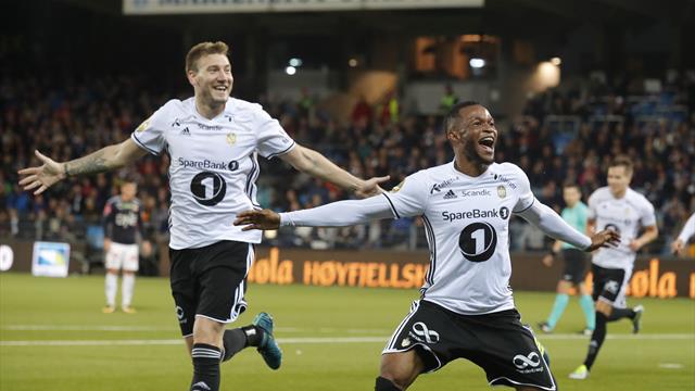 Målkavalkade: Bendtner-basser i Rosenborg-trøjen Målkavalkade: Bendtner-basser i Rosenborg-trøjen