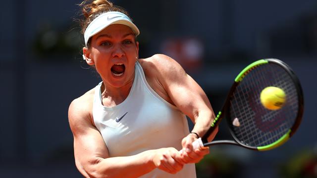 Halep eliminata da Roma, avanzano Osaka e Kvitova