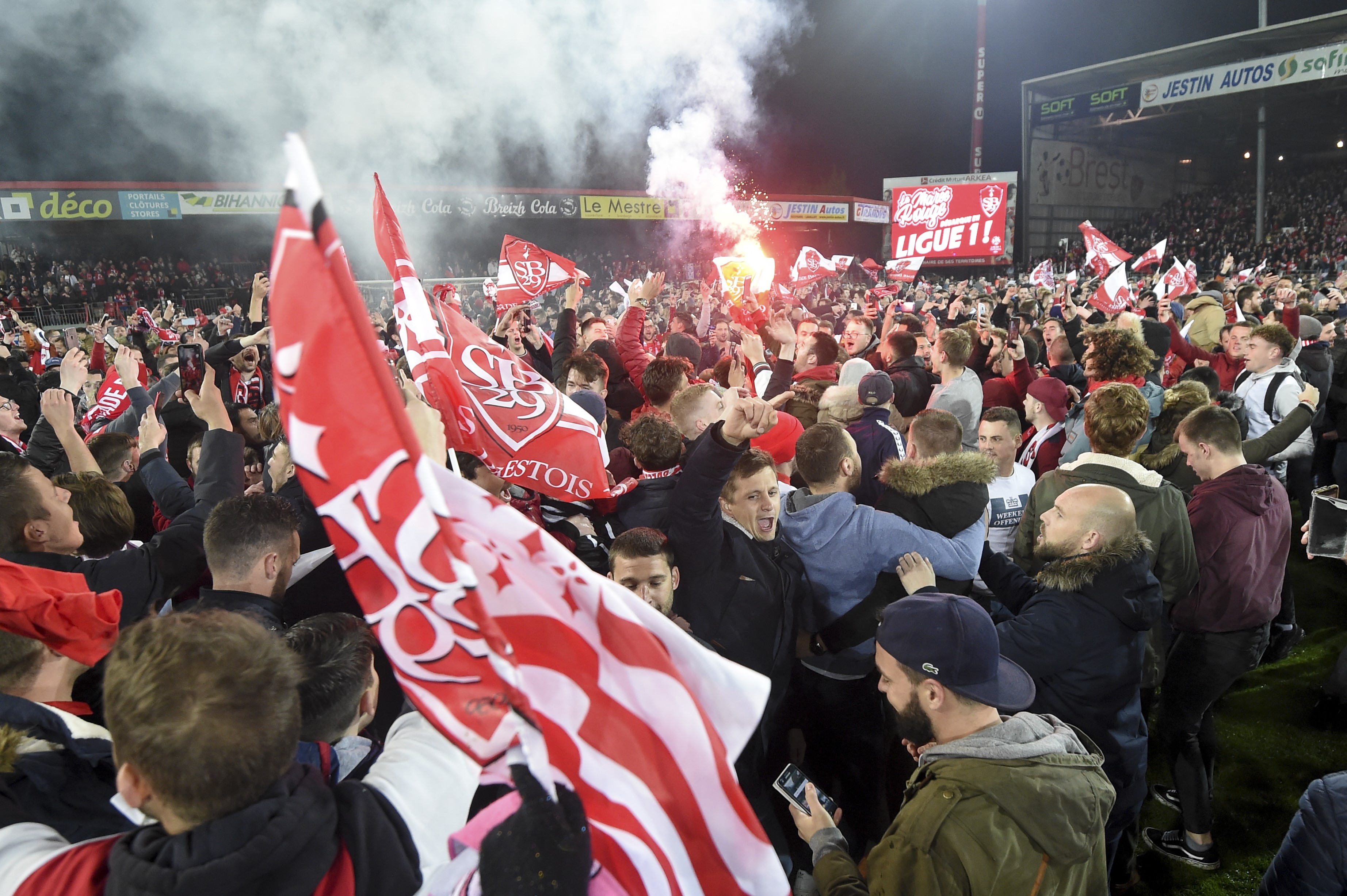 La joie du public de Brest après la remontée en Ligue 1 du club rbeton le vendredi 10 mai 2019