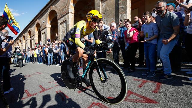 Roglic frappe d'entrée