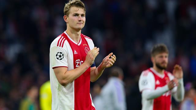 Barcelone ou Liverpool ? Les conseils de Stam à de Ligt Barcelone ou Liverpool ? Les conseils de Stam à de Ligt