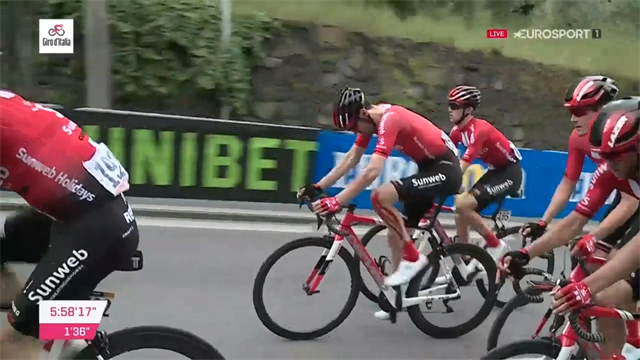 Giro d'Italia | Laatste 6KM met val Tom Dumoulin Giro d'Italia | Laatste 6KM met val Tom Dumoulin