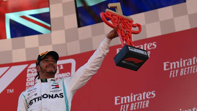 Hamilton conquista il cuore del piccolo Harry, malato di cancro, e gli dedica la vittoria in Spagna