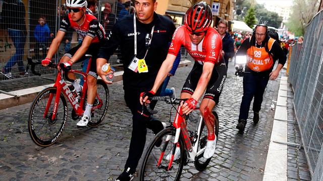 Drama um Dumoulin: Giro-Favorit muss nach heftigem Sturz aufgeben Drama um Dumoulin: Giro-Favorit muss nach heftigem Sturz aufgeben