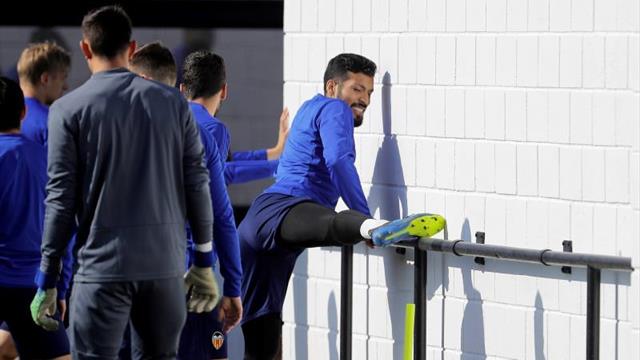 Garay sufre una lesión muscular con el final de Liga y Copa en el horizonte