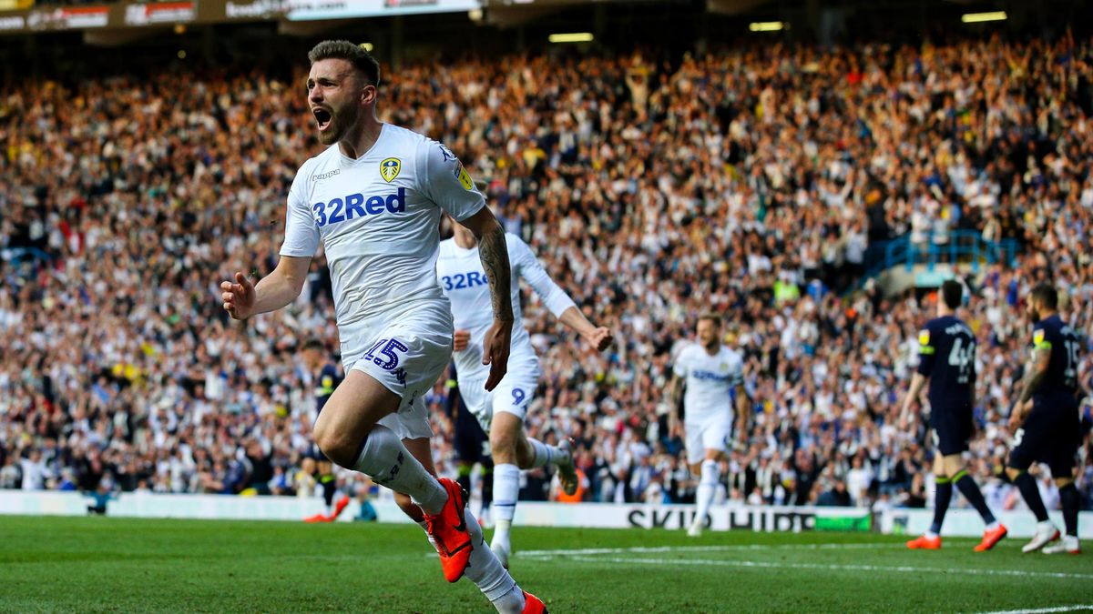 Leeds United's Stuart Dallas celebrates scoring the opening goal