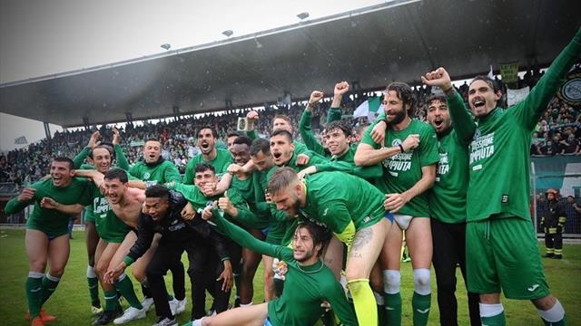 Dieci vittorie consecutive e una rimonta pazzesca: così l'Avellino è tornato tra i "prof" in Serie C