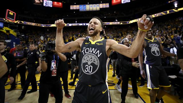 Curry et Golden State réussissent un hold-up contre Portland