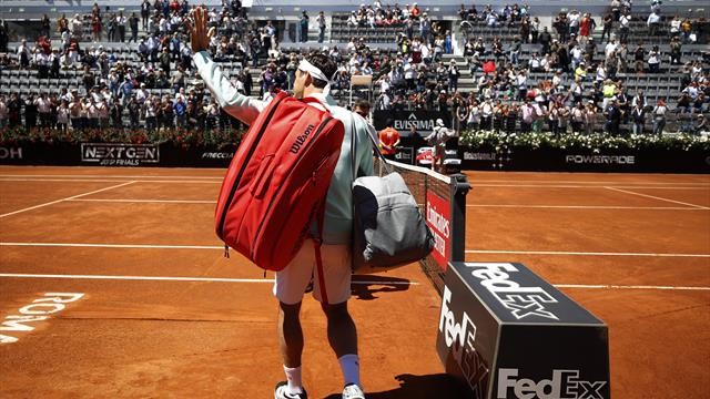 Touché à la jambe droite, Federer renonce à son quart