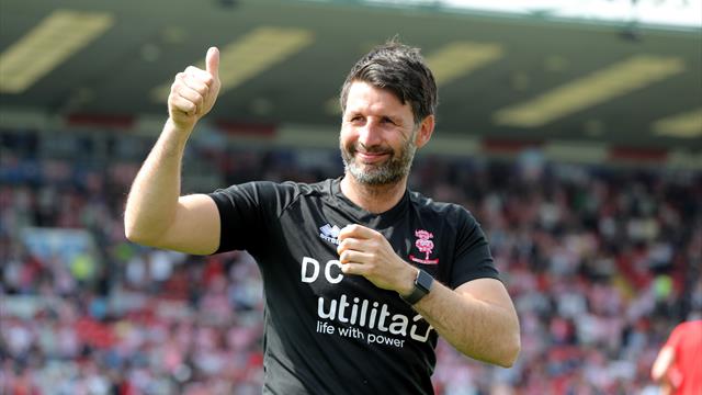 Middlesbrough considering move for Lincoln boss Cowley