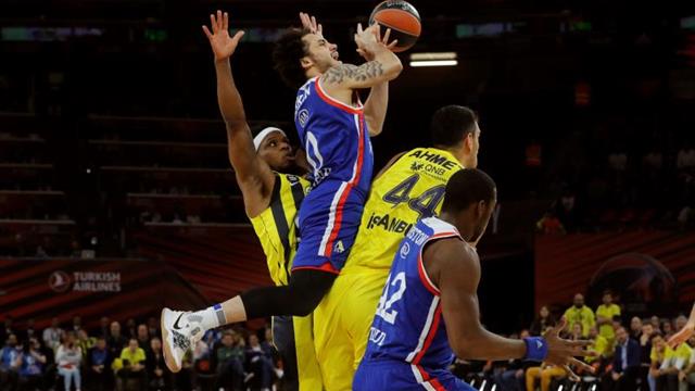 73-92. Larkin lleva al Efes a la final con una actuación prodigiosa