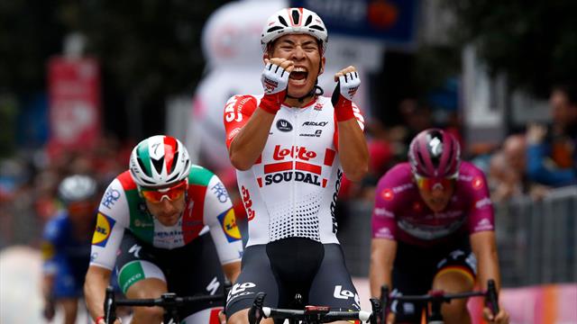 I big rimandano gli scossoni a Pesaro vince Caleb Ewan in volata Viviani ancora