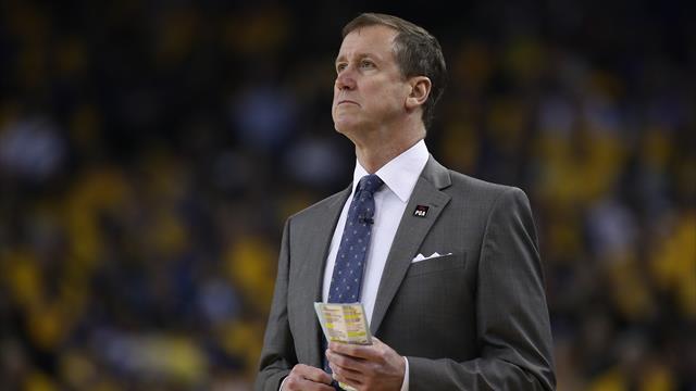 Stotts prolonge à Portland