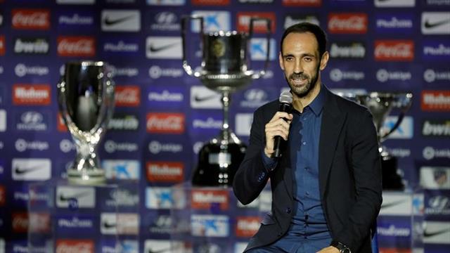 Juanfran se despide del Atlético: "Vino un 'vikingo' y se va un 'indio'" Juanfran se despide del Atlético: "Vino un 'vikingo' y se va un 'indio'"