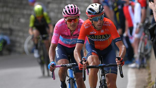 Trois hommes pour un maillot