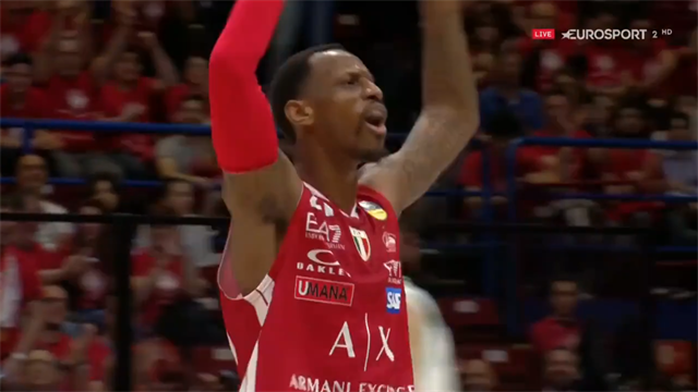 James Nunnally è bollente: 25 punti per stendere la Sidigas James Nunnally è bollente: 25 punti per stendere la Sidigas