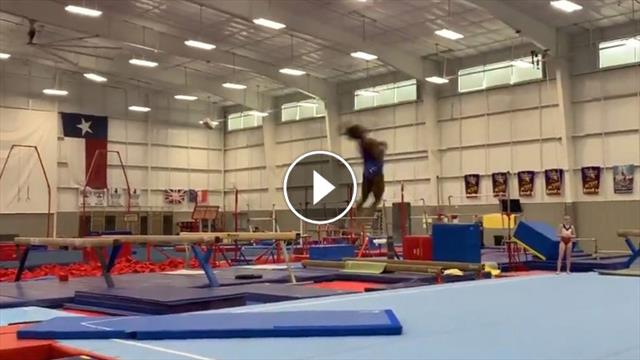 Simon Biles supera se stessa e tutta la ginnastica artistica: ecco 2 nuovi elementi!
