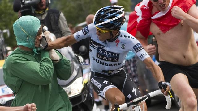 Contador desvela su anécdota cuando golpeó a un aficionado que le faltó al respeto Contador desvela su anécdota cuando golpeó a un aficionado que le faltó al respeto