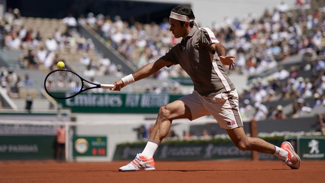 Federer a commencé par punir Mayer à contre-pied sur un passing Federer a commencé par punir Mayer à contre-pied sur un passing