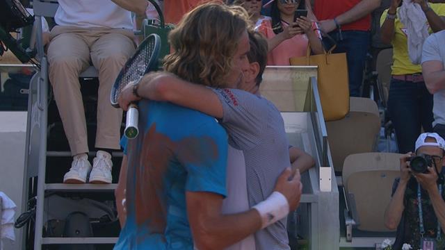 Un irréel passing slicé de revers au millimètre : la balle de match épique de Wawrinka Un irréel passing slicé de revers au millimètre : la balle de match épique de Wawrinka