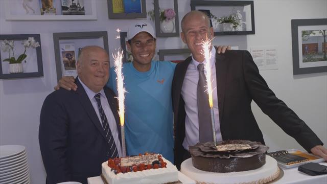 La "Rafa tradition" : Nadal a fête son anniversaire à Roland La "Rafa tradition" : Nadal a fête son anniversaire à Roland