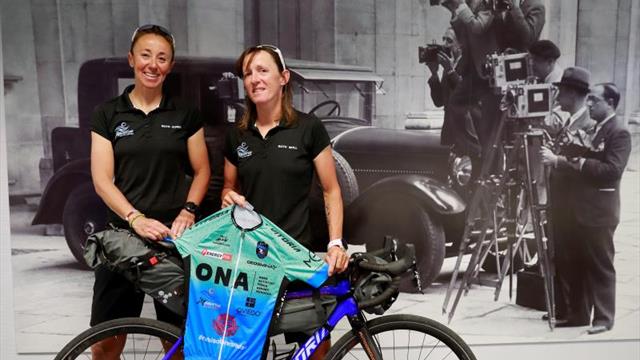 Dos españolas cruzan Irán en bici por la igualdad