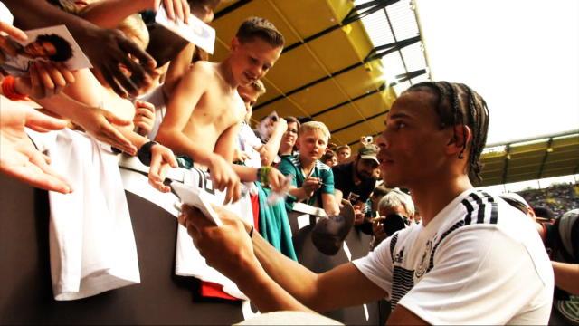 Sané: Neuer Style und bald neues Team? DFB-Stars haben einen Verdacht Sané: Neuer Style und bald neues Team? DFB-Stars haben einen Verdacht