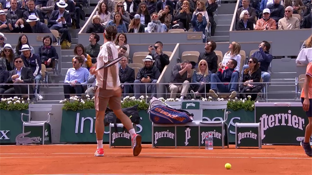 Furious Federer whacks ball into stand – fan gets scared Furious Federer whacks ball into stand – fan gets scared