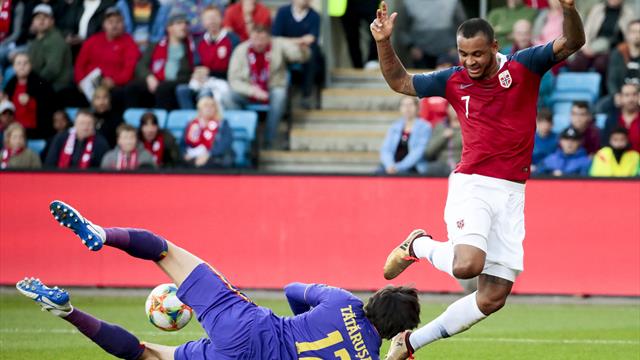 King foreslår alvorsprat blant spillerne uten Lagerbäck og «Perry»: – Vi skuffet dem