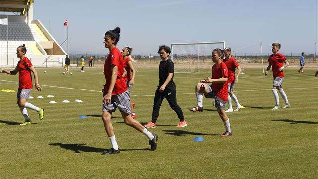 Aslı Canan Sabırlı ile Türkiye'de kadın futbolu üzerine...