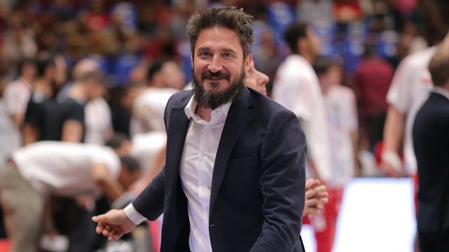 Pozzecco: "Restare a casa? È come difendere nel basket, dà un vantaggio. Bisogna farlo"