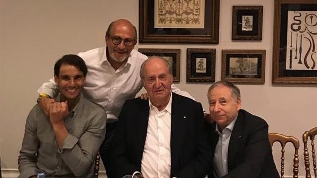 El peculiar grupo de amigos con el que Nadal celebró su 12º Roland-Garros