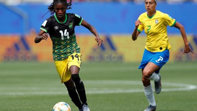Brasil quiere anticipar el pase a octavos
