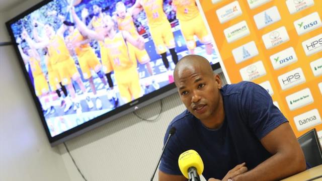 El Gran Canaria prescinde del dominicano Eulis Báez y se queda sin capitanes